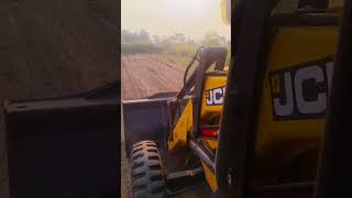 जेसीबी मशीन मे रानाची लेवलिंग करतानां jcbmacine shortvideo jcb3dx constructionequipment lodar [upl. by Ainiger]