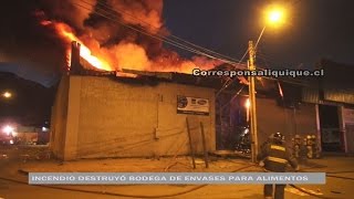 INCENDIO DESTRUYÓ BODEGA DE ENVASES PARA ALIMENTOS EN IQUIQUE [upl. by Heriberto881]