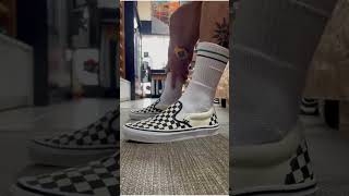 Tênis Vans Skate Slipon Checkerboard Off WhitePreto [upl. by Xenos931]