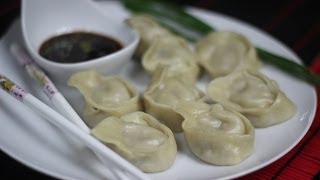 Przepis na Pierożki wonton z wieprzowiną na parze [upl. by Acinhoj]