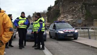 Marée du siècle  Le MontSaintMichel cerné par les eaux Mont Saint MichelFrance  21 Mars 2015 [upl. by Labaw]