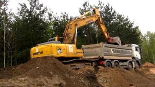 Excavadora en acción  Excavator in action 7 Komatsu PC 240 NCL [upl. by Assiroc]