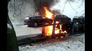 Pożar lawety Piórków 12122012  brand new cars on fire Poland [upl. by Eldnek]