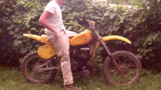 1980 Yamaha YZ250 funny start [upl. by Sylirama68]