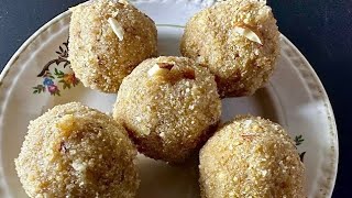 घर पर आसान तरीके से बनाए स्वादिष्ट चूरमा के लड्डू । churma ladoo recipe in hindi । Churma ladoo । [upl. by Yelserp]