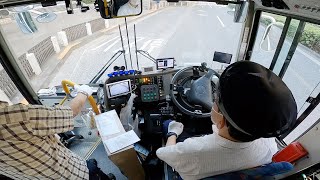 新宿で自動運転バスが運行 [upl. by Ddej]