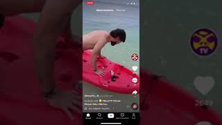 Lebouseuh tombe dans la mer avec un kayak au Mexique Michou mort de rire nouveau TikTok [upl. by Ainud]