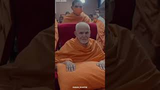 Pramukh swami vichare jovo mahant swami swarupe 🙏🥰 [upl. by Yadsendew]