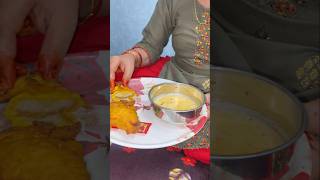 Khana khate samay jameen per kyon gir jata hai ❤️❤️ [upl. by Yelsha26]