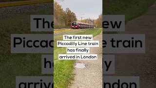 The first new Piccadilly Line train has finally arrived in London [upl. by Gingras]