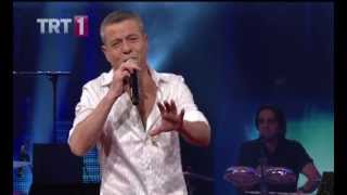 Levent YÜKSEL  Olsun Canlı  TRT1  Dillerden Düşmeyen Şarkılar  2013 Yılbaşı [upl. by Aikemal]