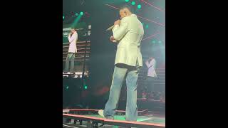 Romeo Santos En Prudential Center llévame con tigo [upl. by Nemlaz]