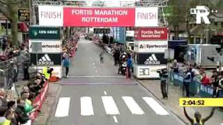 Makau wint Rotterdam Marathon [upl. by Corenda]