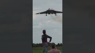 Low Landing Vulcan XH558 shortsvideo aviation plane [upl. by Spracklen]