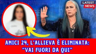 “Sei fuori dalla scuola” Amici 24 l’allieva è eliminata ha perso la sua sfida [upl. by Amabil540]