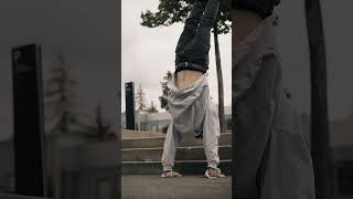 erster Versuch eine Stufe die Treppe hoch handstand parcour tricking fun [upl. by Licko696]