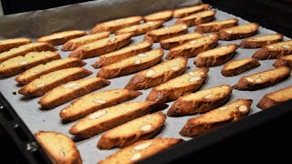 Cantucci Toscani alle Mandorle ricetta originale [upl. by Nylssej136]