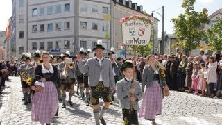 Herbstfest ErntedankFestzug durch Rosenheim [upl. by Aikemet532]