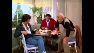 Captain Dobey Youre Dead A Starsky and Hutch Review [upl. by Riggins]