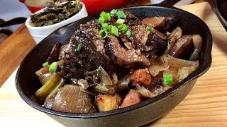 How To Make The Ultimate SlowCooked Beef Pot Roast [upl. by Lunette]