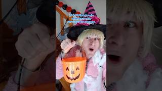 Des bonbons ou un sort  🎃🍬 shorts halloween sketch acting video comedy humour candy viral [upl. by Bundy]