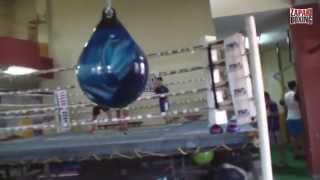 Héctor Zápari ventajas de bolsas de boxeo con relleno de agua [upl. by Leese]