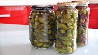 Aceitunas partidas o machacadas  Olives trencades  Recetas Mallorquinas [upl. by Hgielak593]