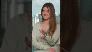 Hailee Steinfeld Beautiful Moment In The Interview  SpiderMan Across the SpiderVerse [upl. by Dorcy838]