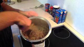 Faire une sauce bolognaise  Recettes de sauces [upl. by Kcirdneked382]