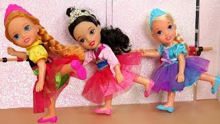 BALLERINA  Elsa amp Anna toddlers  Ballet Classes  Dance lessons [upl. by Aleil]