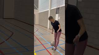 Worden die SHOWS nooit SAAI 🤔⚽️ fan fanlove baileyfreestyle shorts voetbal skills [upl. by Burne475]