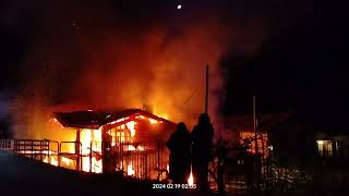 Incendio a Scopello Valsesia  Casa in fiamme durante la notte [upl. by Ahsakat]