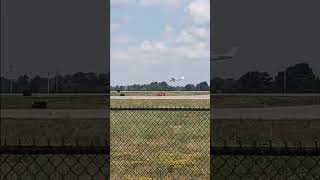 N92FS Cessna 172R Skyhawk landing at Blue Grass Airport in Lexington KY [upl. by Filemon]