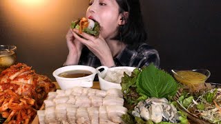 SUB수육에 김장김치 파김치 굴 보쌈 먹방 쟁반국수까지 리얼사운드 Pork Bossam Mukbang ASMR [upl. by Madaras]