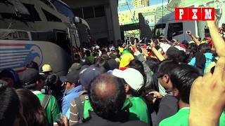 Llegada del bus de la selección boliviana al estadio Hernando Siles de La Paz Bolivia 0 Brasil 0 [upl. by Henryson]