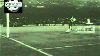 Real Madrid 0 vs Barcelona 2 Liga España 1975 76 FUTBOL RETRO TV [upl. by Aitropal339]