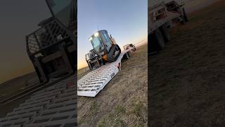 Loading up the JCB teleskid on the Southland gooseneck to go get some more logs for milling 👍 [upl. by Elyc]