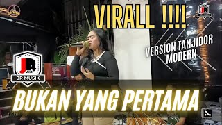 BUKAN YANG PERTAMA  JEJE JR  COVER LIVE PERFORM ANGKRINGAN TEH ITA  DENI RANYAY JR MUSIK [upl. by Aneral804]