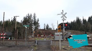 The Cutest Railroad Crossing Ever UP 5879 Leading an Intermodal at Ex SE Campbell St Winlock WA [upl. by Auqenahc]