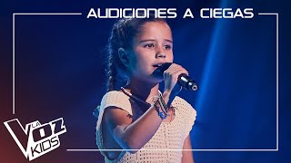 Triana Pampliega canta quotCómo mirartequot  Audiciones a ciegas  La Voz Kids Antena 3 2024 [upl. by Pickens463]