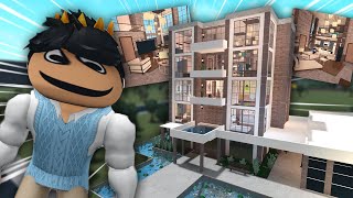 BUILDING A BLOXBURG FAMILY INDUSTRIAL MODERN APARTMENT [upl. by Hainahpez]