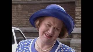 Keeping Up Appearances  Let There Be Light  S04 E07 Part 03 [upl. by Latonia]