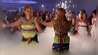 robe KABYLE de ghania Michel et sara dance KABYLE femme 🥰 [upl. by Eiralih]