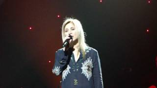 Perdere lamore 15 janvier 2012 Paris Lara fabian show case [upl. by Bradford577]