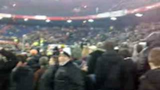 Feyenoord  Lech Poznan 171208 Vliegende polen en stewards [upl. by Morgenthaler201]