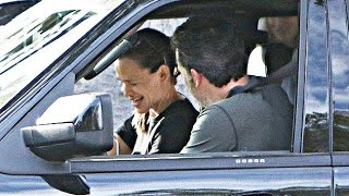 Jennifer Garner seen Crying in the Arms of Ben Affleck on the street amidst Divorce from Jlo [upl. by Franky]