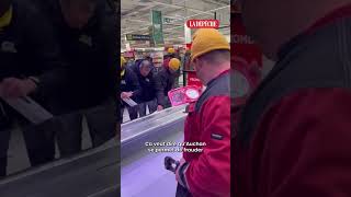 Les agriculteurs en colère au supermarché prêt de Toulouse manifestation agriculture viralvideo [upl. by Lenora]