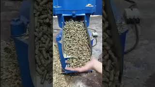 poultry feed machine pellet making machine chicken feed pelletizer machine Whatsapp008613838536862 [upl. by Ahsieyt924]