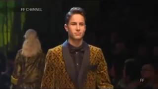 Juanpa Zurita haciendo su debut de pasarela para Dolce amp Gabbana  14 Enero 2017 [upl. by Tansy]