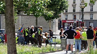 Manifestation des gilets jaunes à Paris [upl. by Nonnelg]